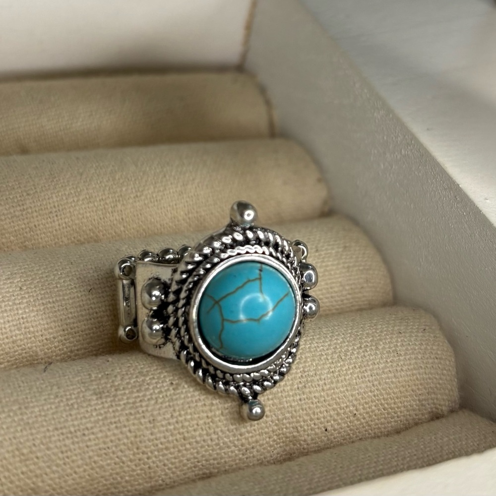 Turquoise Silver Ring
